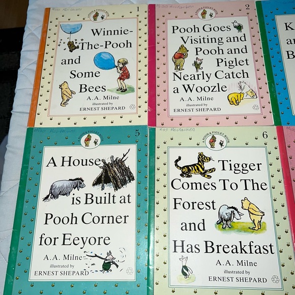 A Pooh & Piglet 8 Book Series - Picture 2 of 12
